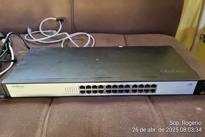 Switch de Rede 24 Portas Intelbras