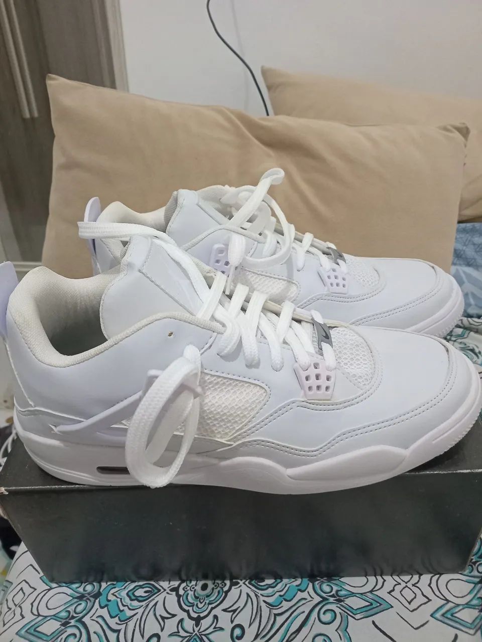 Tênis Nike RÉPLICA linha Premium tamanho 40 ambos Calçados