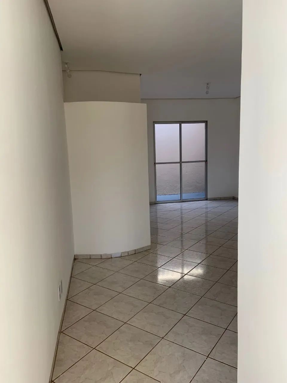 Alugo Casa 2 QTs Araguaína, St. Anhanguera - Foto 3