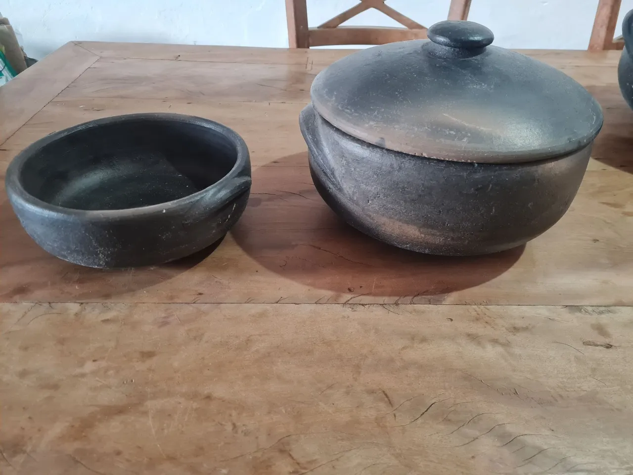 Conjunto de panelas de barro artesanais