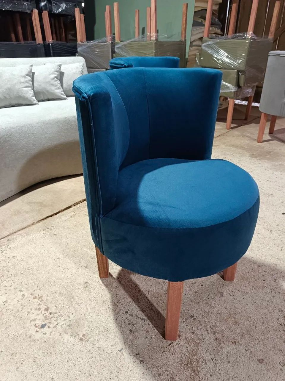 Poltronas retrô em tecido suede  - Foto 2