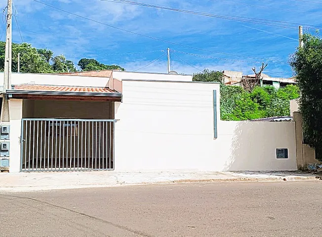 Linda Casa a Venda no Parque São Roque em Taquarituba