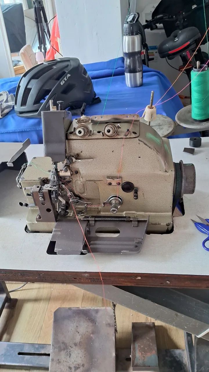 Máquina interlock / Overlock  - Foto 2
