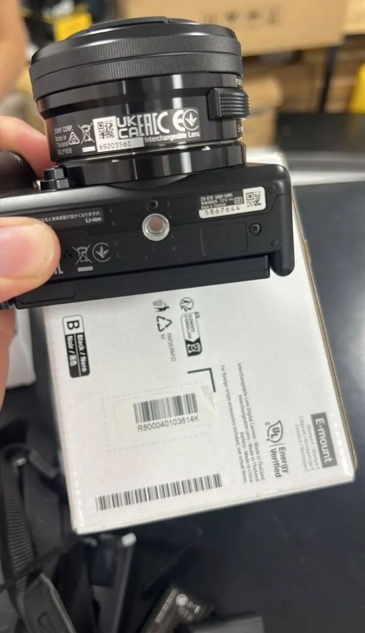 Câmera Digital Sony ZV-E10 24.2MP 3.0" Lente 16-50MM OSS  - Foto 5