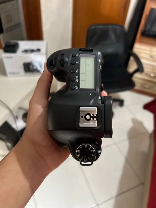 CANON EOS 6D (16k cliques)+ GRIP + 2 Baterias - Foto 3