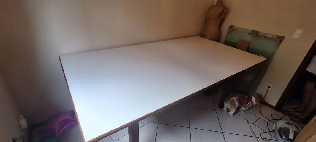 Mesa para corte de vestidos de noiva, madrinhas e afins