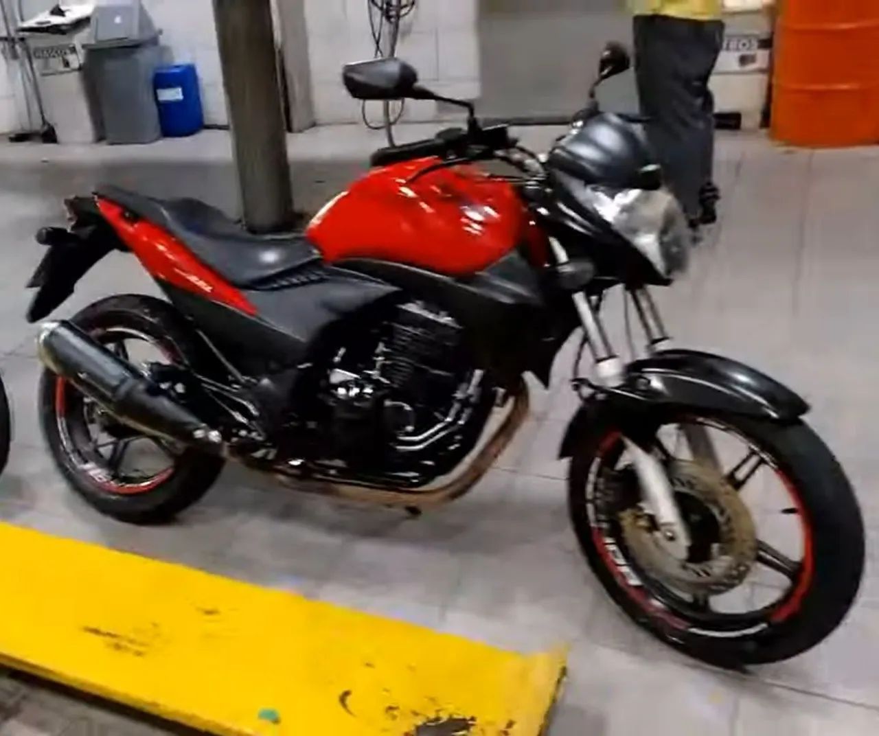 Honda CB300R 
