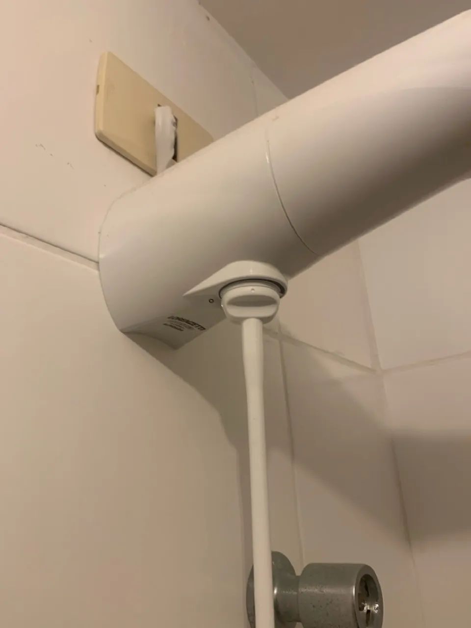 Chuveiro de mão para banheiro elétrico  - Foto 2