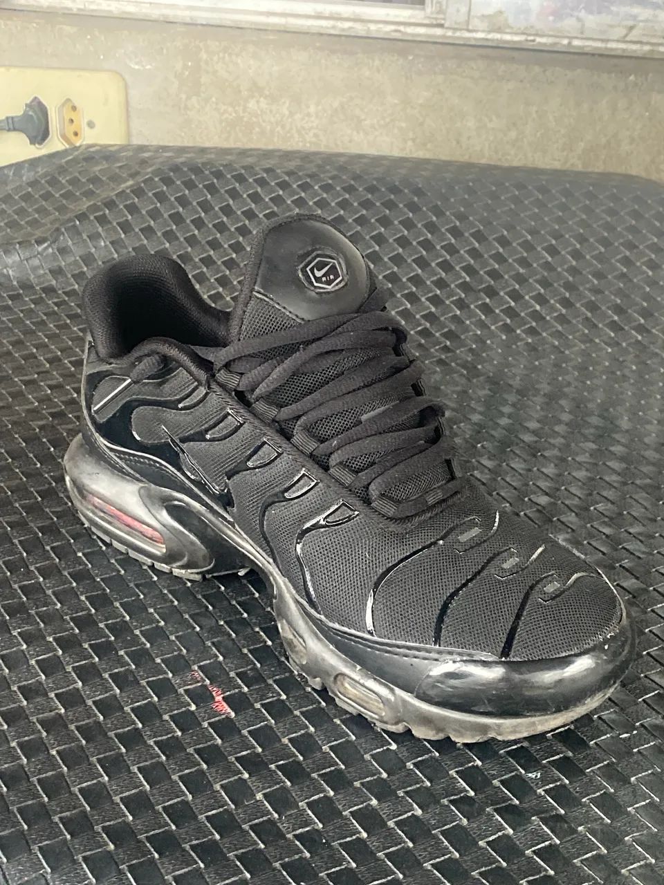 Nike TN todo preto, motivo da venda ficou apertado no meu pé  - Foto 3