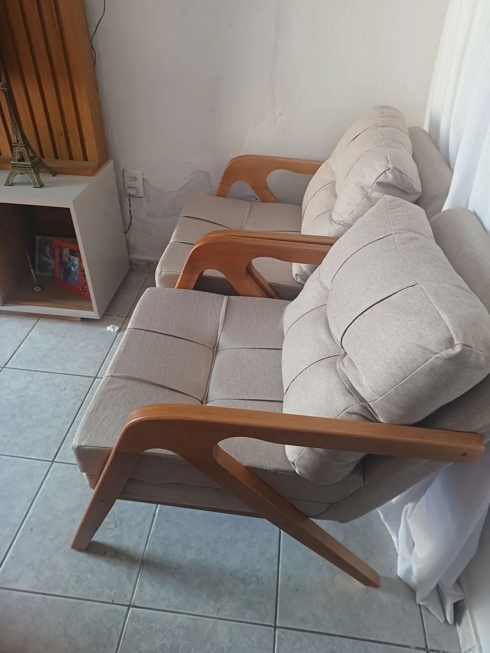 Duas poltronas dois meses de uso - Foto 3