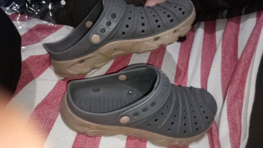 Crocs Papeti, antiderrapante. - Foto 4