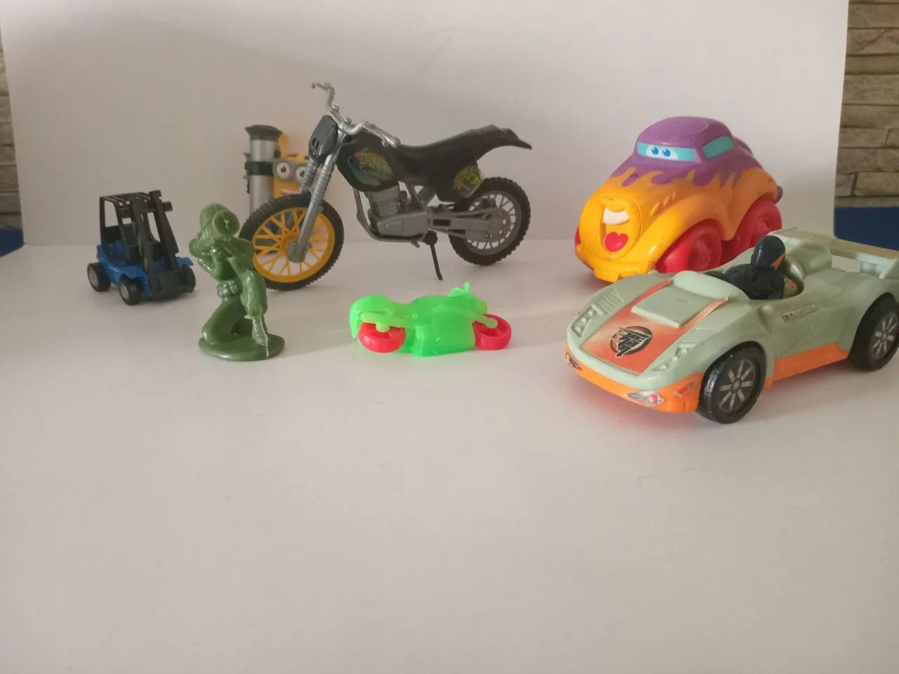Lote de brinquedos variados - Foto 3