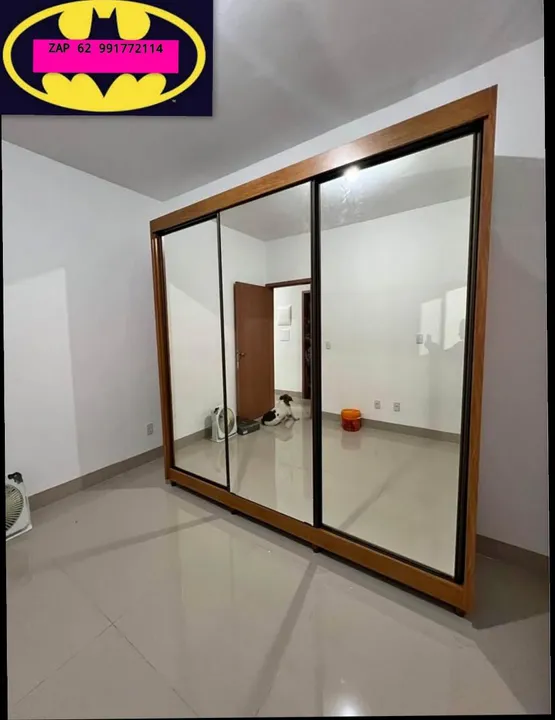 Guarda-roupa de correr com espelho