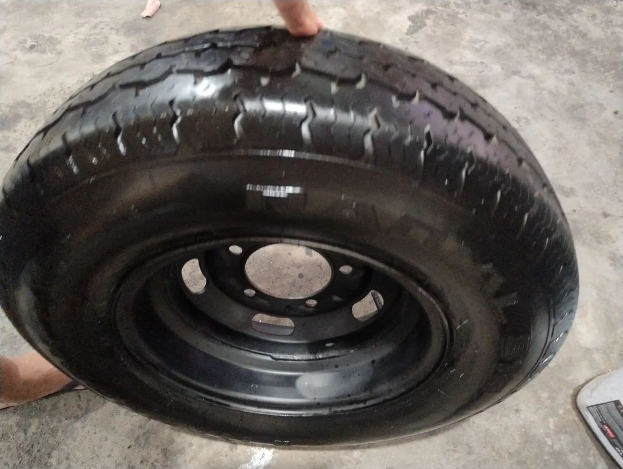 Estepe de Kia bongo  Aro 14  - Foto 3