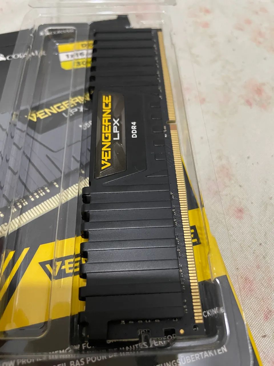 RAM Memory - 4GB - Corsair64385503166722122