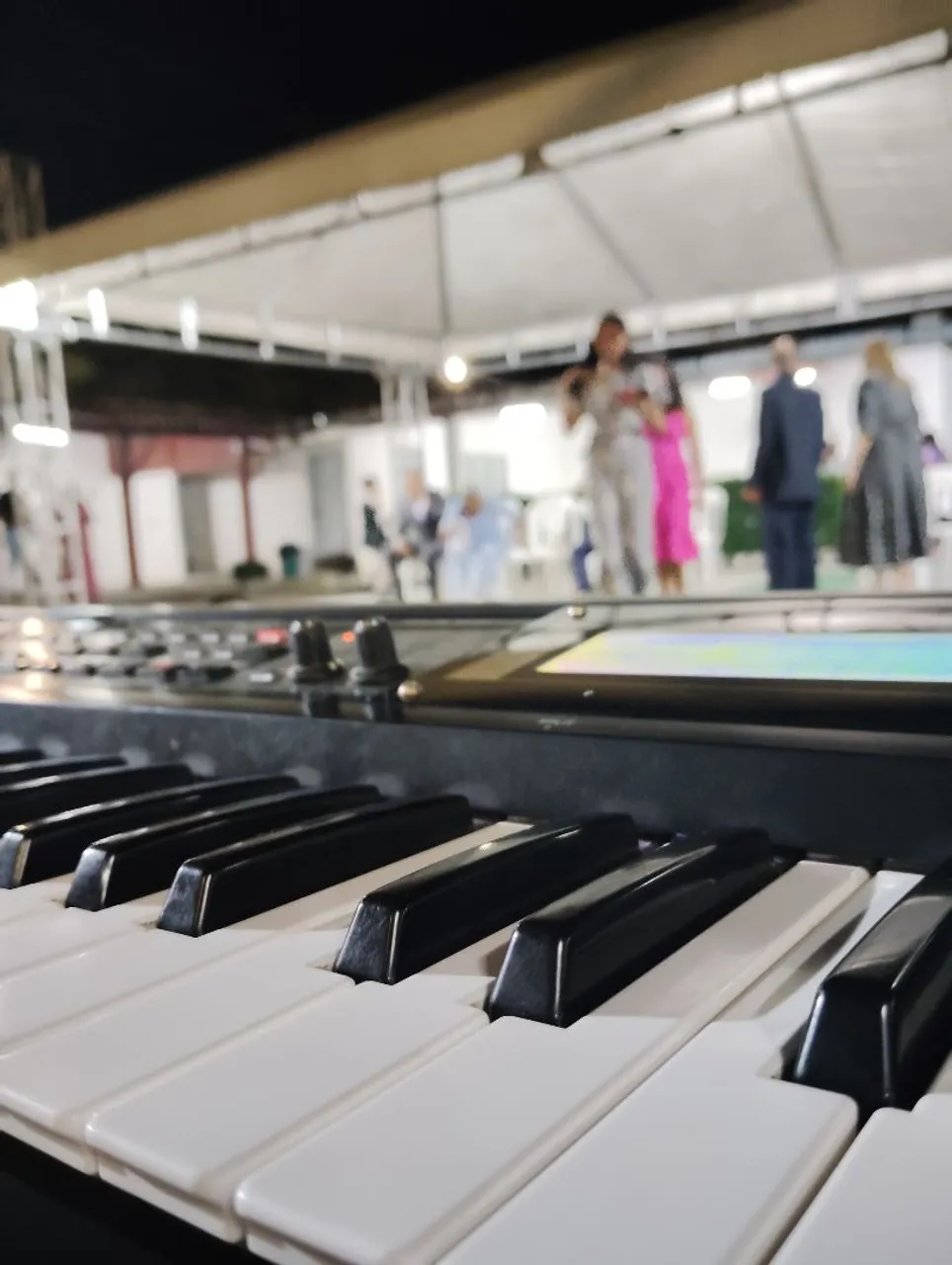 TECLADO ROLAND GW8