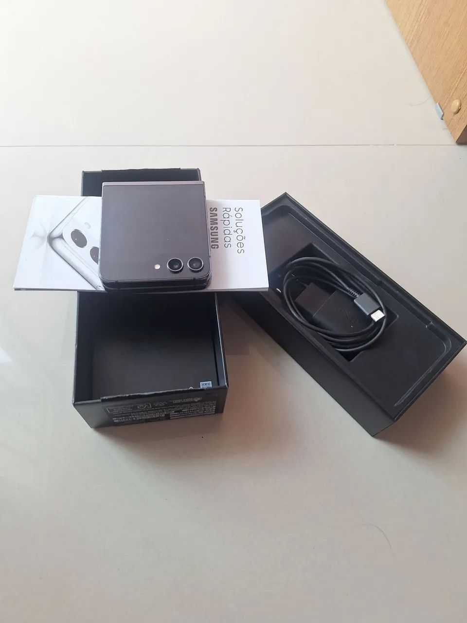 Z Flip 5 com 512g  de memória  - Foto 3