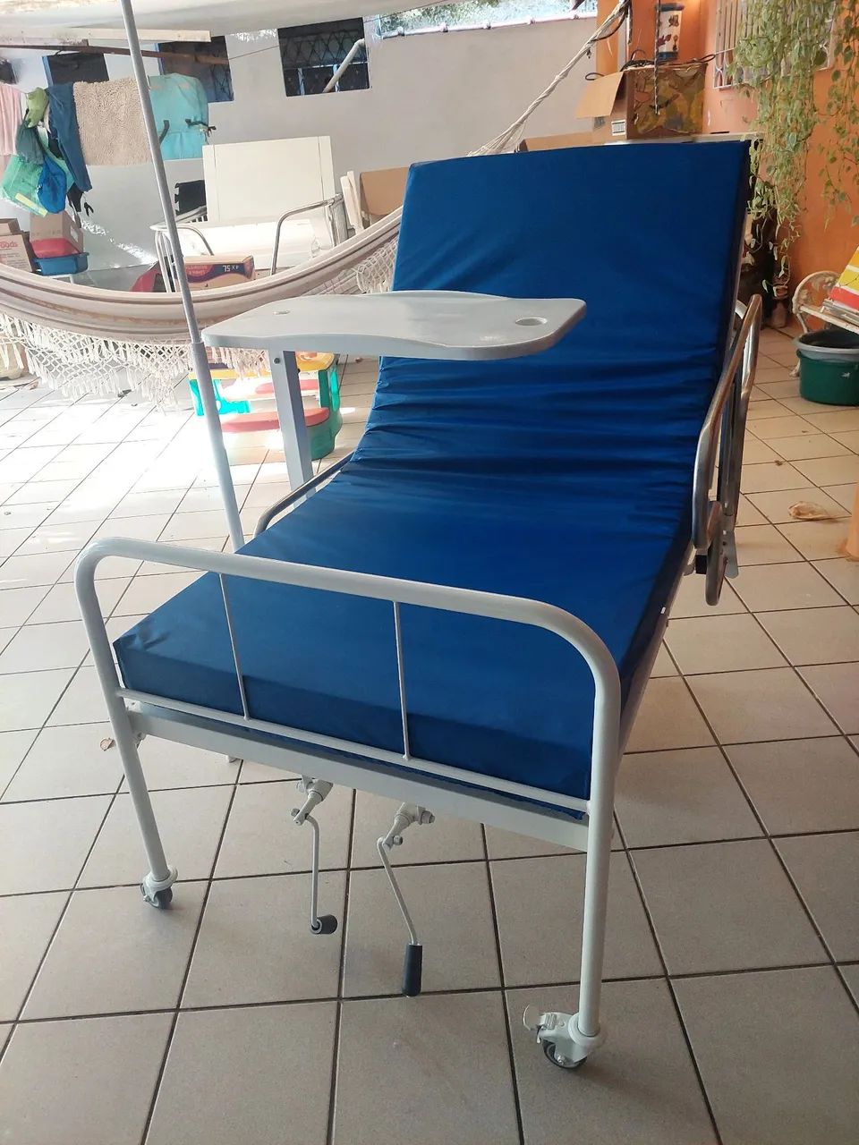 Cama hospitalar  azul  colchão.  - Foto 5