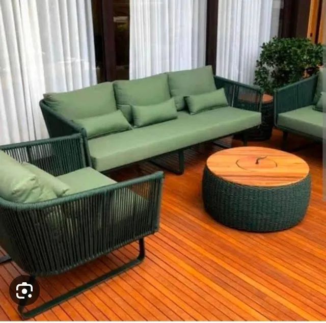 Sofá em cordão náutico e Poltronas.