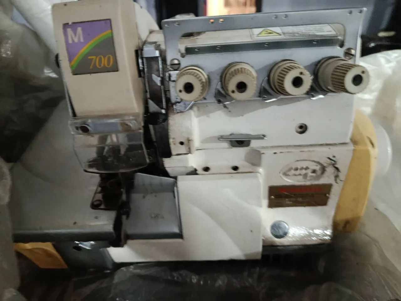 Máquina de Costurar Overlock Industrial M700