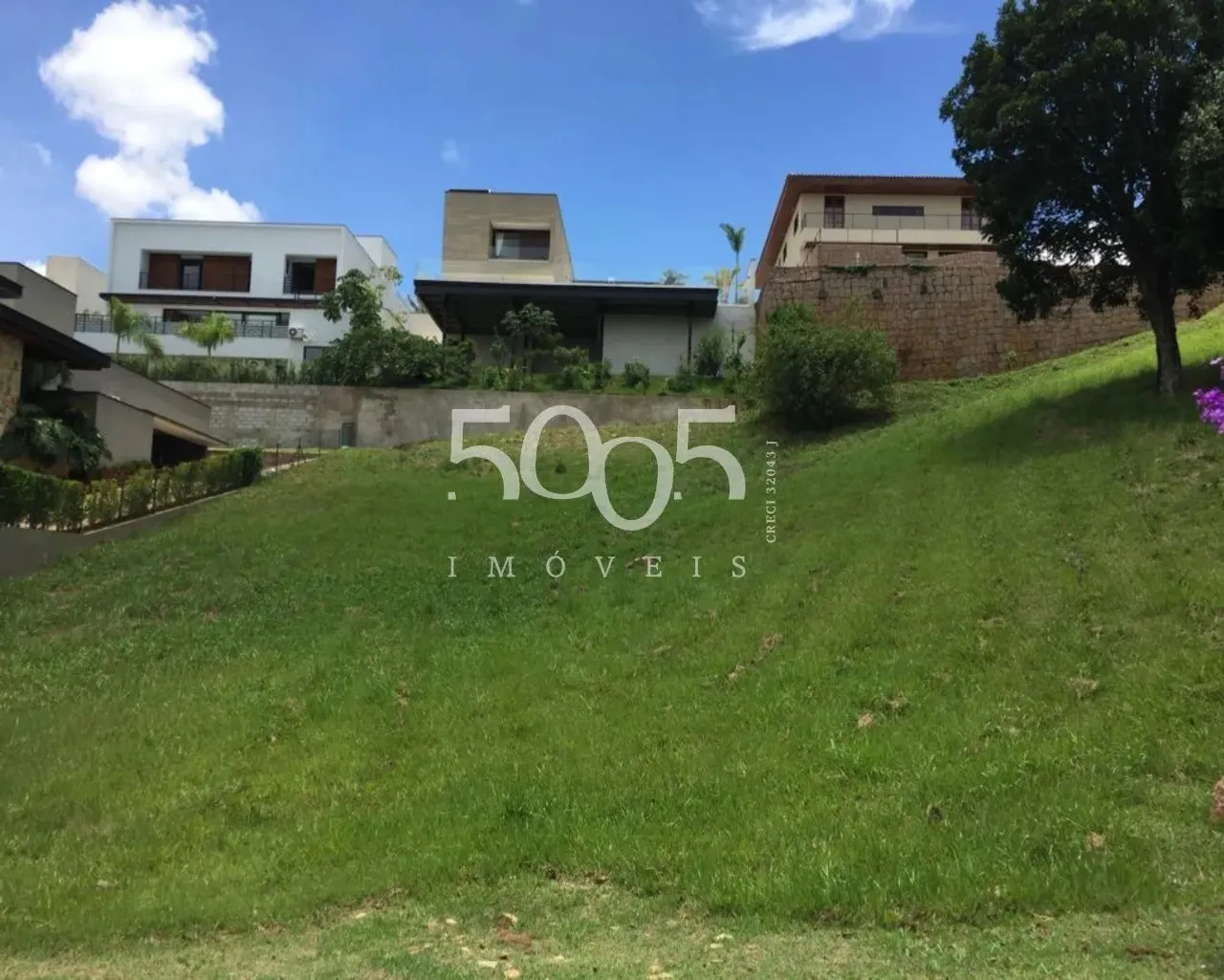 Oportunidade de terreno à venda para fazer seu projeto de sonho em área de 1000m² e muito