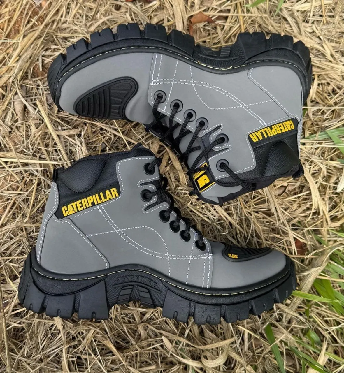 Bota Caterpillar Cinza - Conforto e Estilo