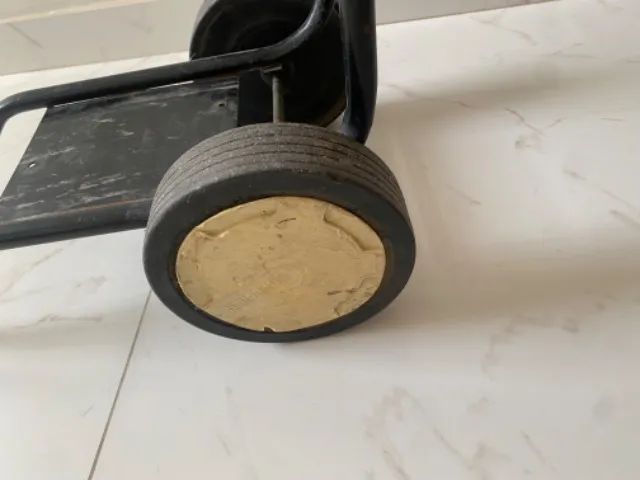 Caixa de isopor 70l. + guarda-sol da Brahma + carrinho de transporte. - Foto 3