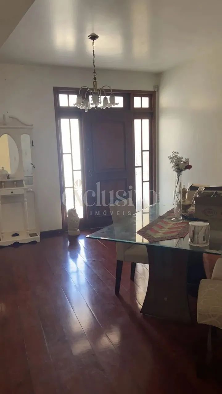 Casa com 2 pavimentos com 5 quartos e garagem para 4 carros - Foto 3