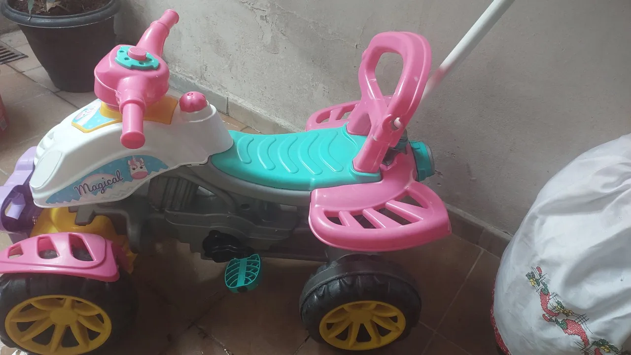 Triciclo Infantil Unicórnio Rosa