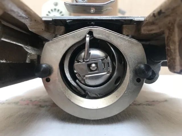 Máquina de Costura Elgin Zig Zag Z14 - C/ Motor e Pedal - Excelente Estado  Toda em Ferro - Foto 5