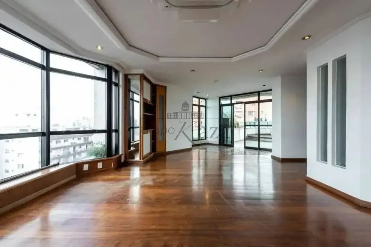 Cobertura Duplex - Itaim Bibi - 4 Dormitórios - 311m².