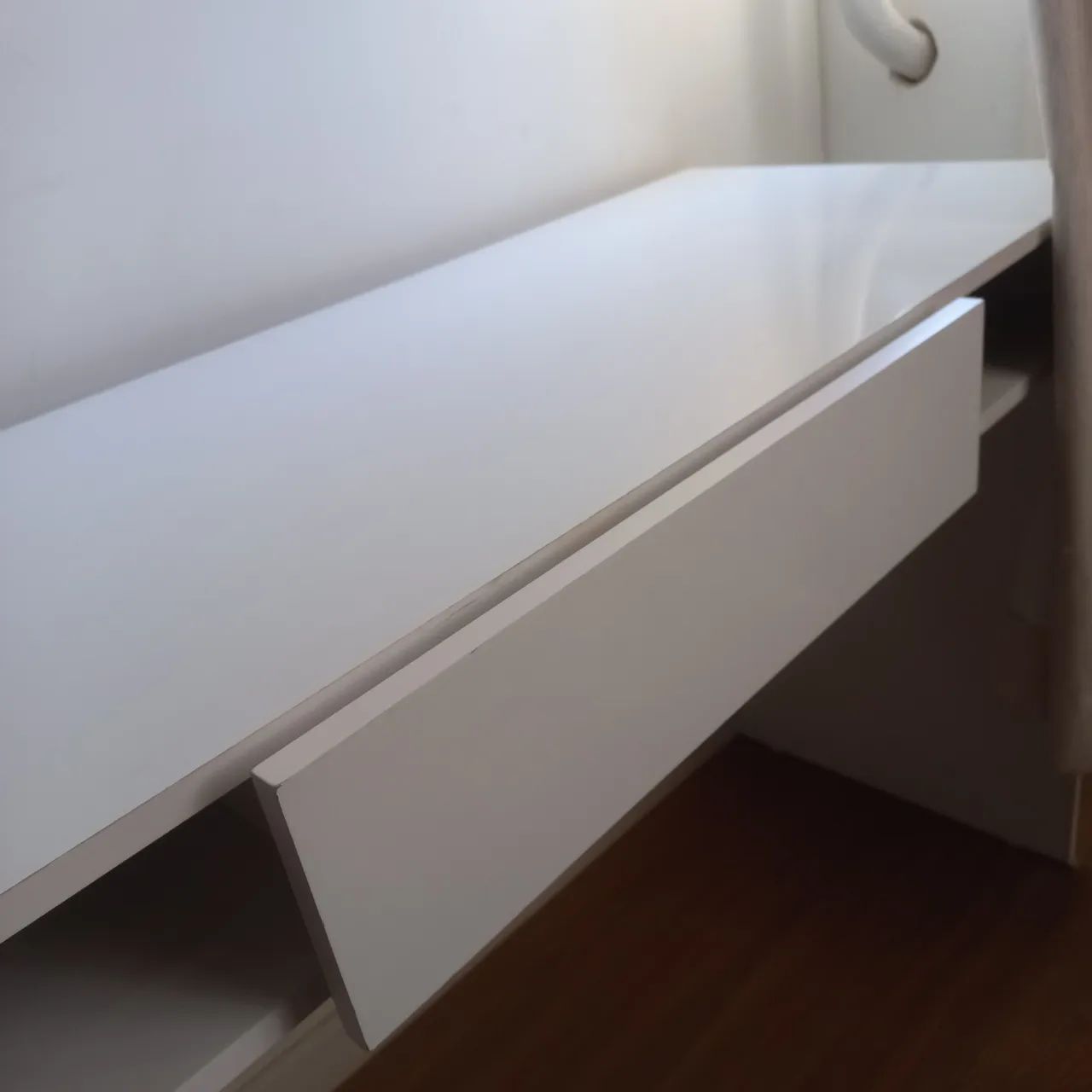 White MDF Desk64962183239171123