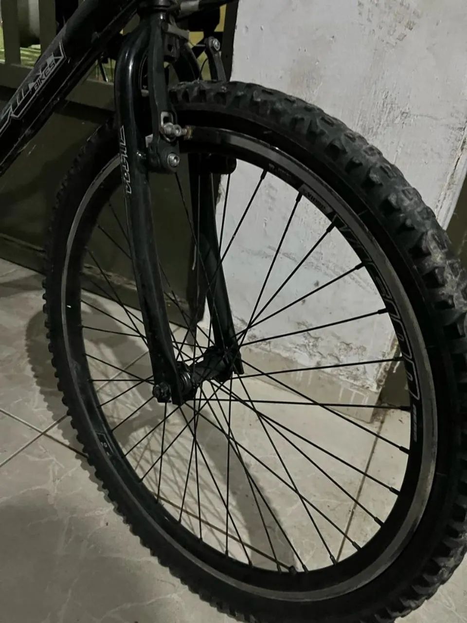 Vendo bike aro 24 toda filé, aceito troca em algo do meu interesse!!! - Foto 3