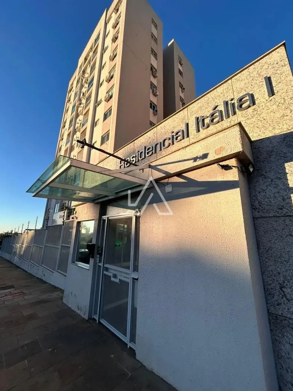 APARTAMENTO MOBILIADO COM SUITE