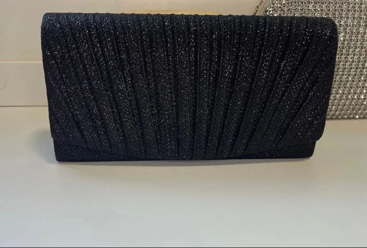 Bolsa de mão preta com glitter