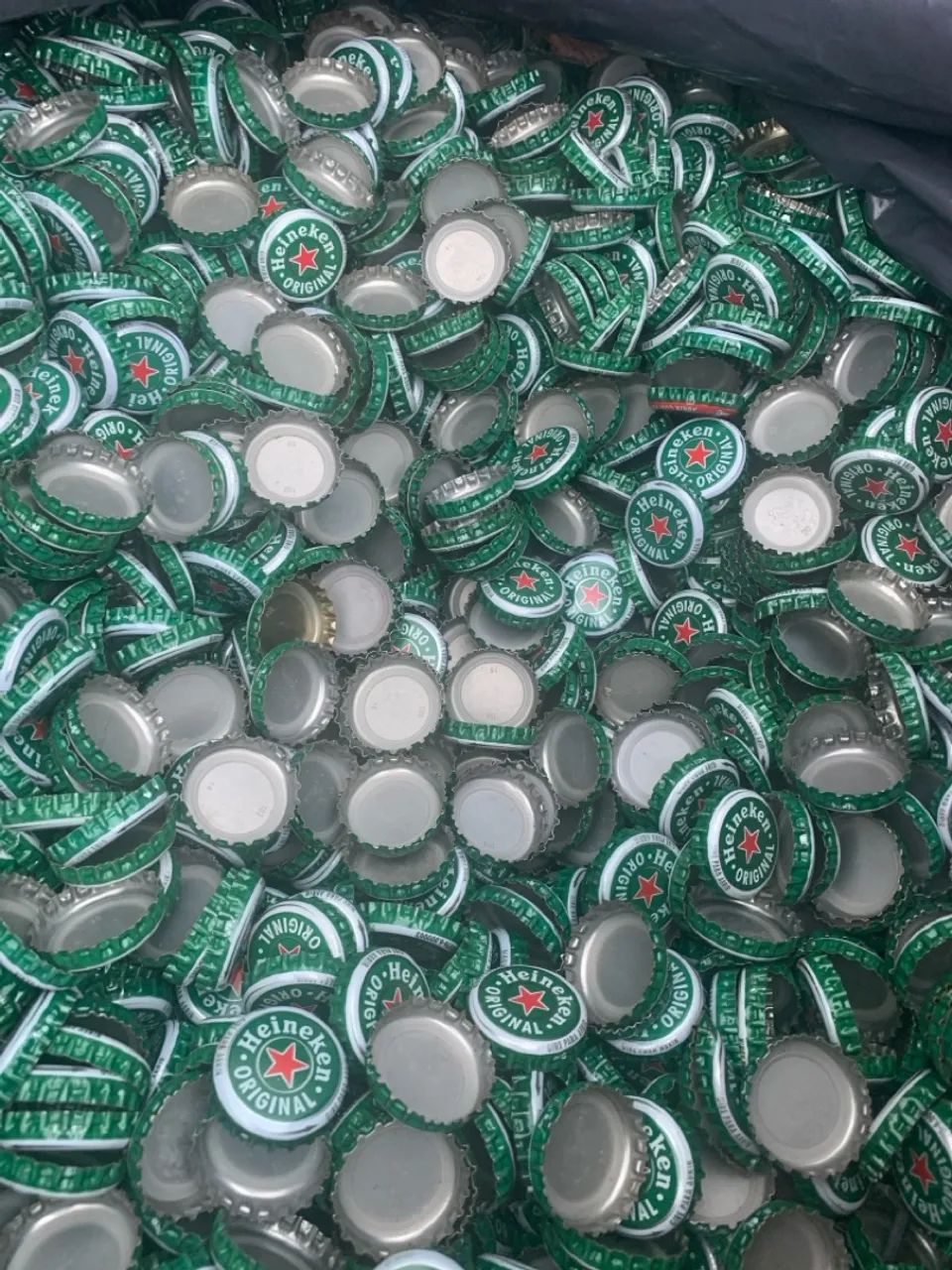 tampinhas de cerveja Heineken