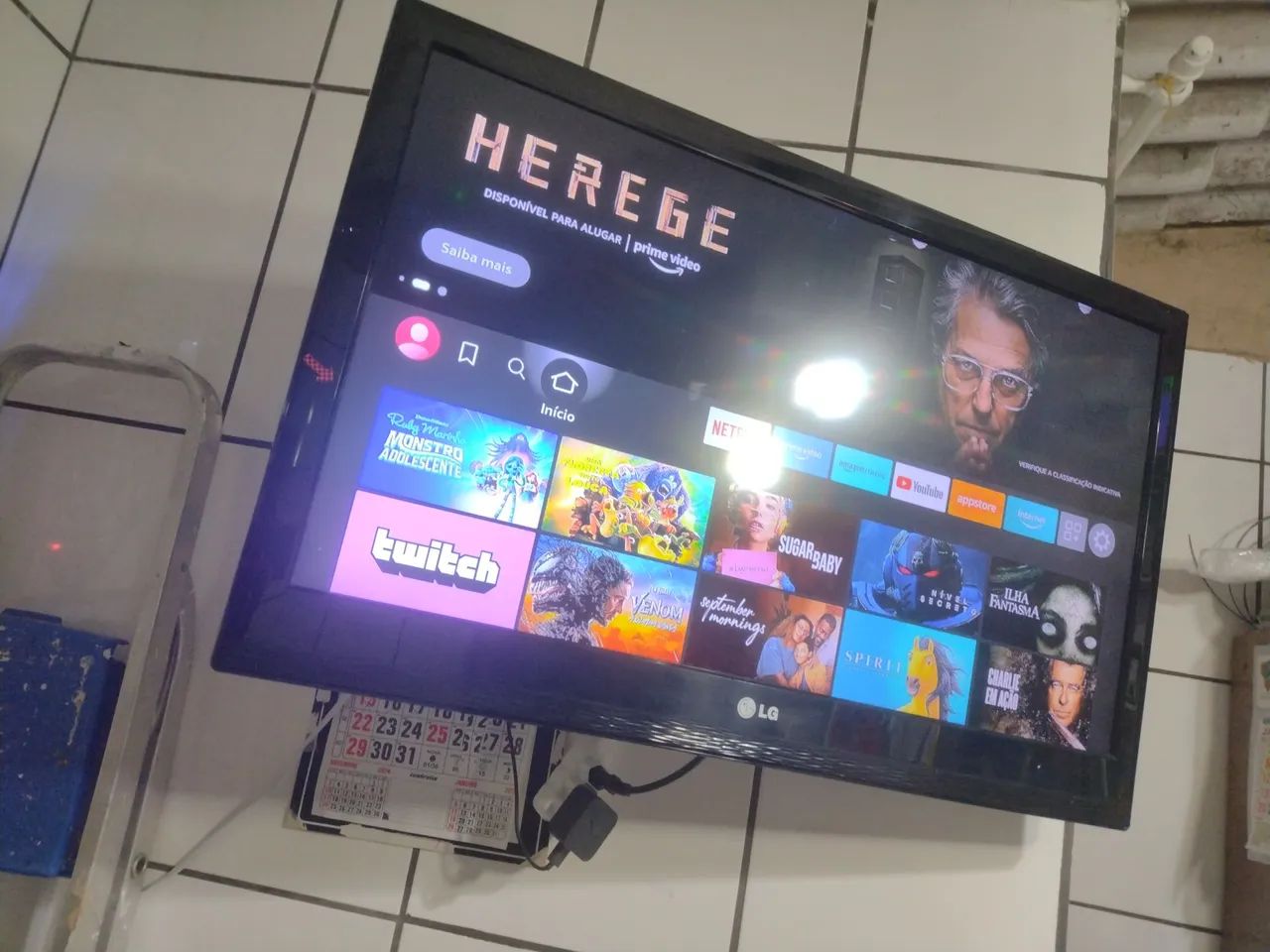 TV LG led 32 polegadas  não e smartv  vem com fire stick da Amazon - Foto 2