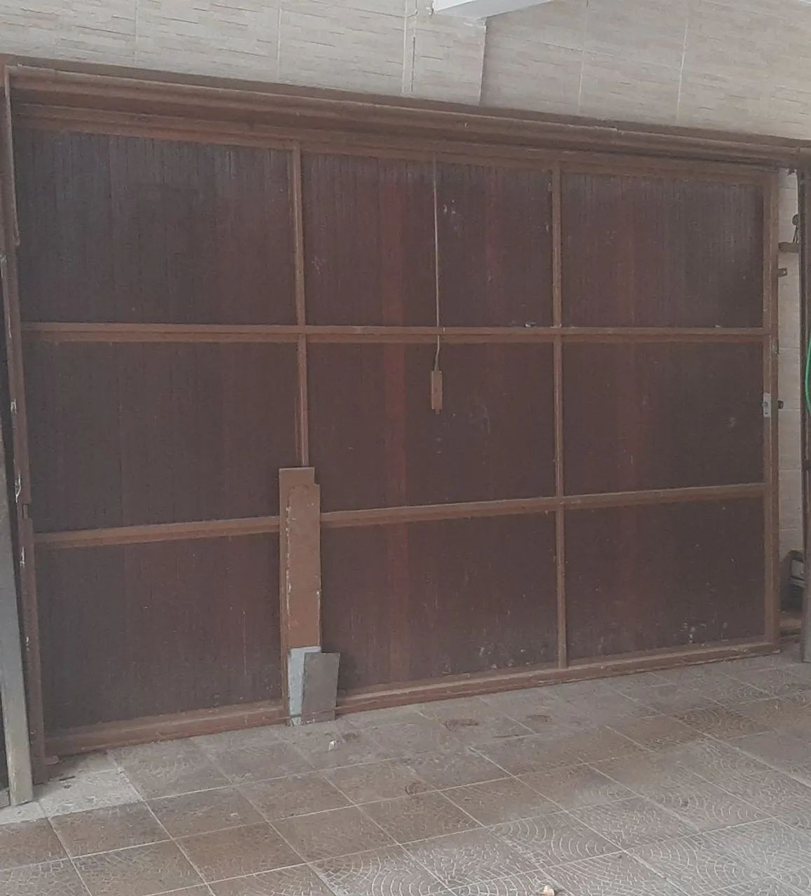 Portão de madeira maciça para garagem e dois portões sociais. - Foto 5