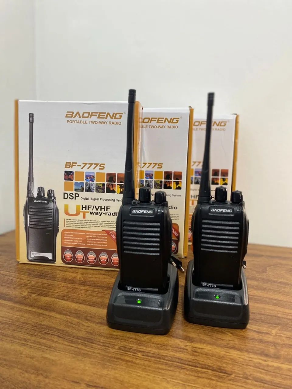 Kit 2 Rádio Uhf 16 Canais Comunicador Com Fone Walktalk Bf-777s  - Foto 2
