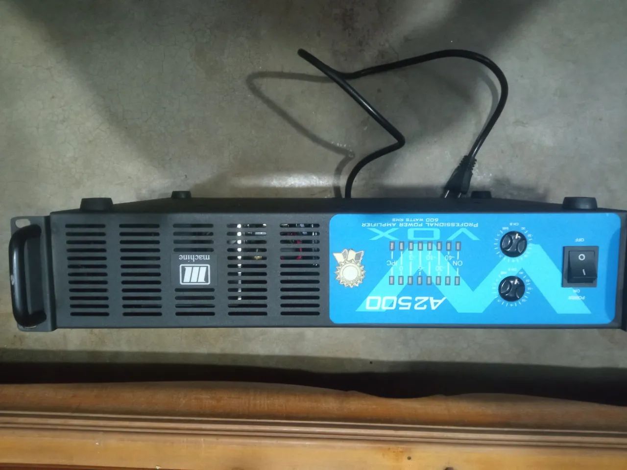 Amplificador de potênci machine A2500 600W pouco uso  - Foto 2