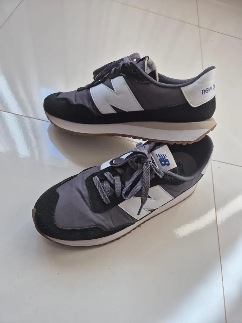 New Balance 237 Cinza com Branco