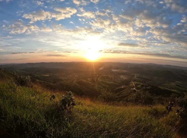 Recanto do Sábia: Lotes de 1.000m² com Vista Maravilhosa e Acesso Fácil! - Foto 2