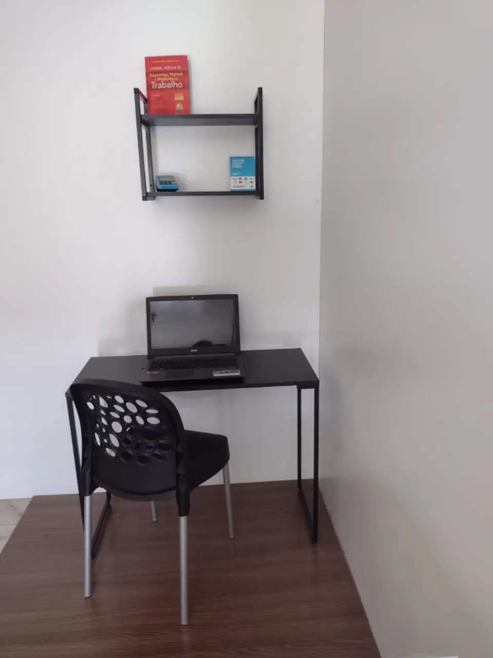 Escrivaninha Industrial NOVA Multiuso para Notebook Estudo Escritório de Estudo Preta Birô