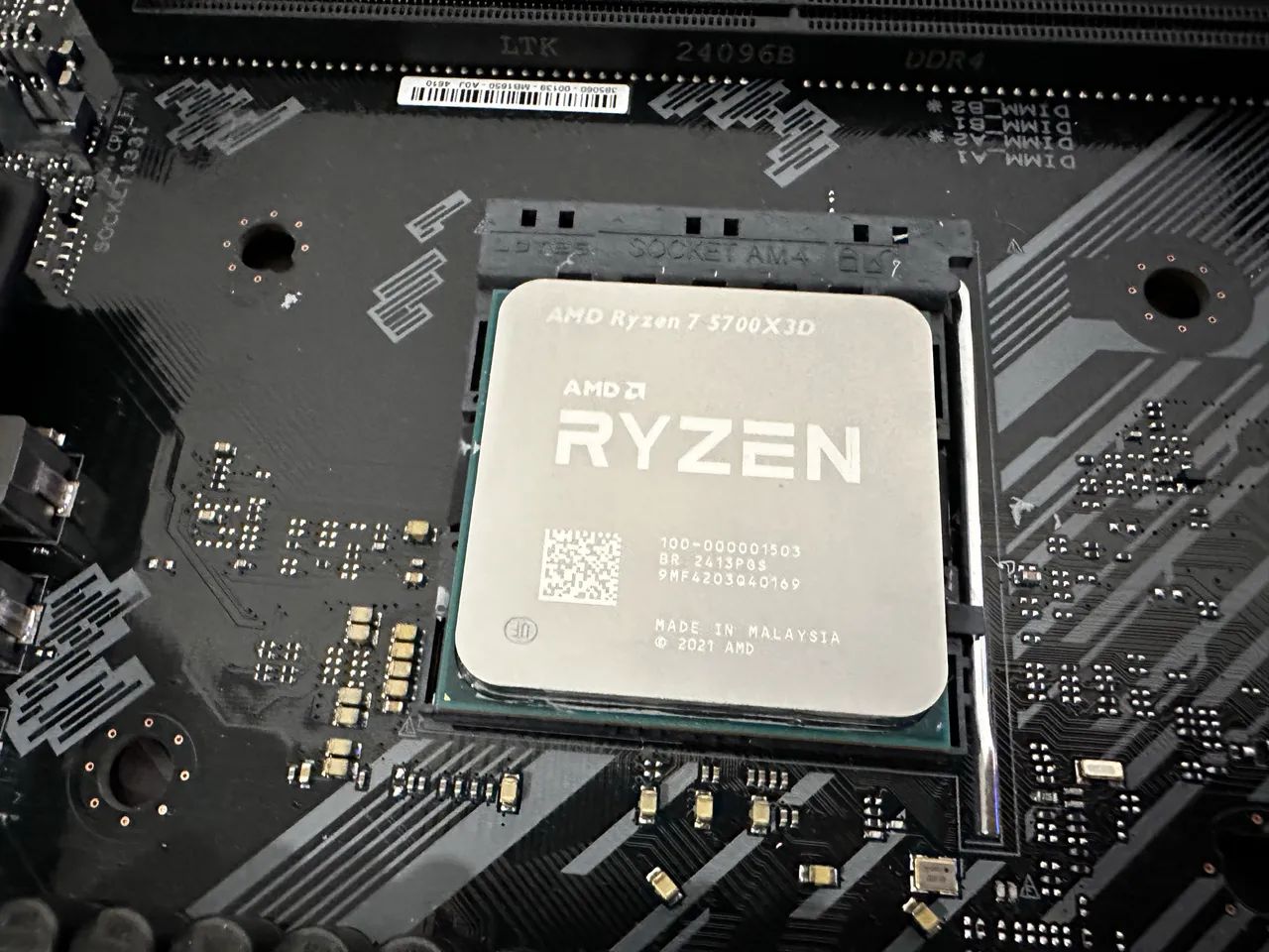 AMD Ryzen 7 5700X3D 本体　コア不良品? AMD Ryzen 7 5700X3D 本体 コア不良品? AMD Ryzen 7 5700X3D 本体 コア