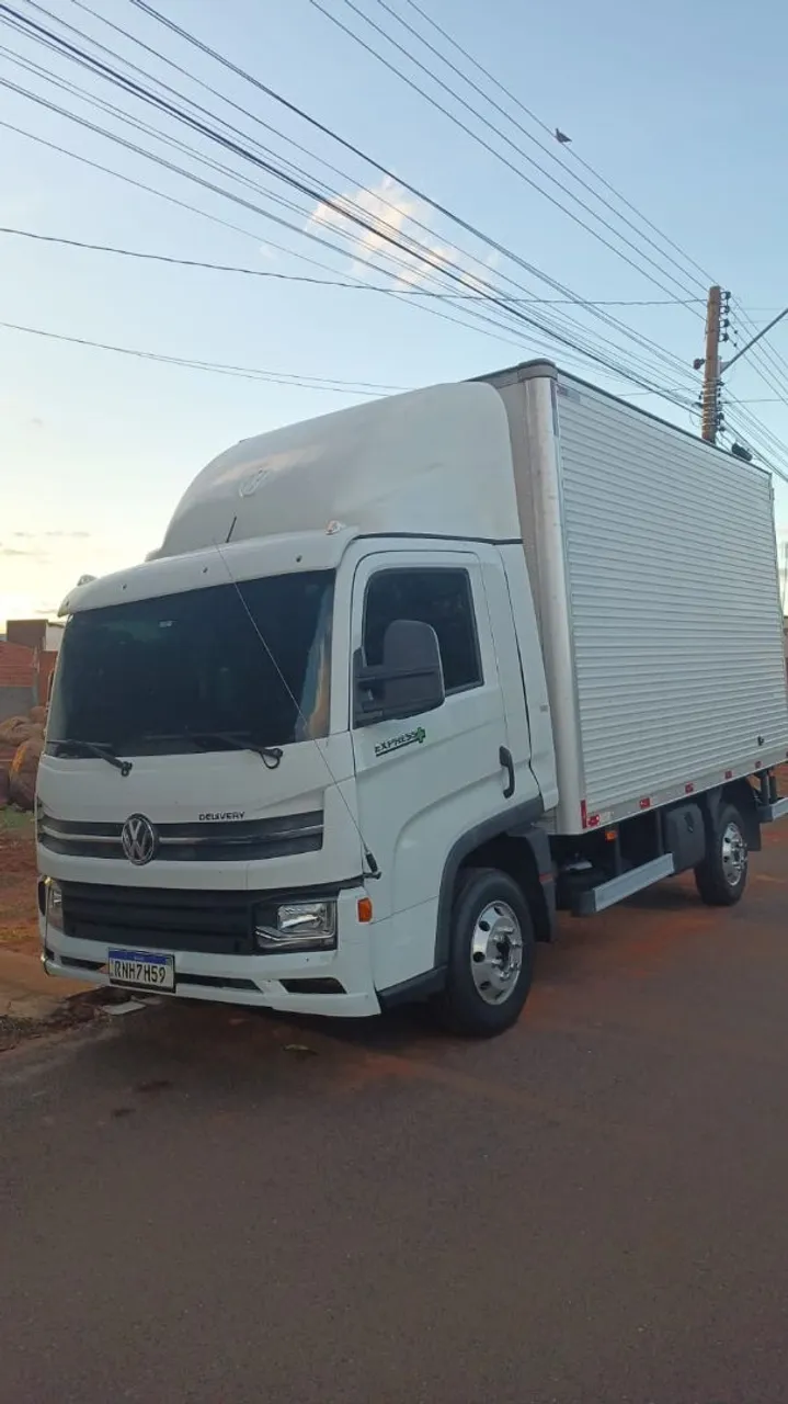Vendo Caminhõe delivery espress mais