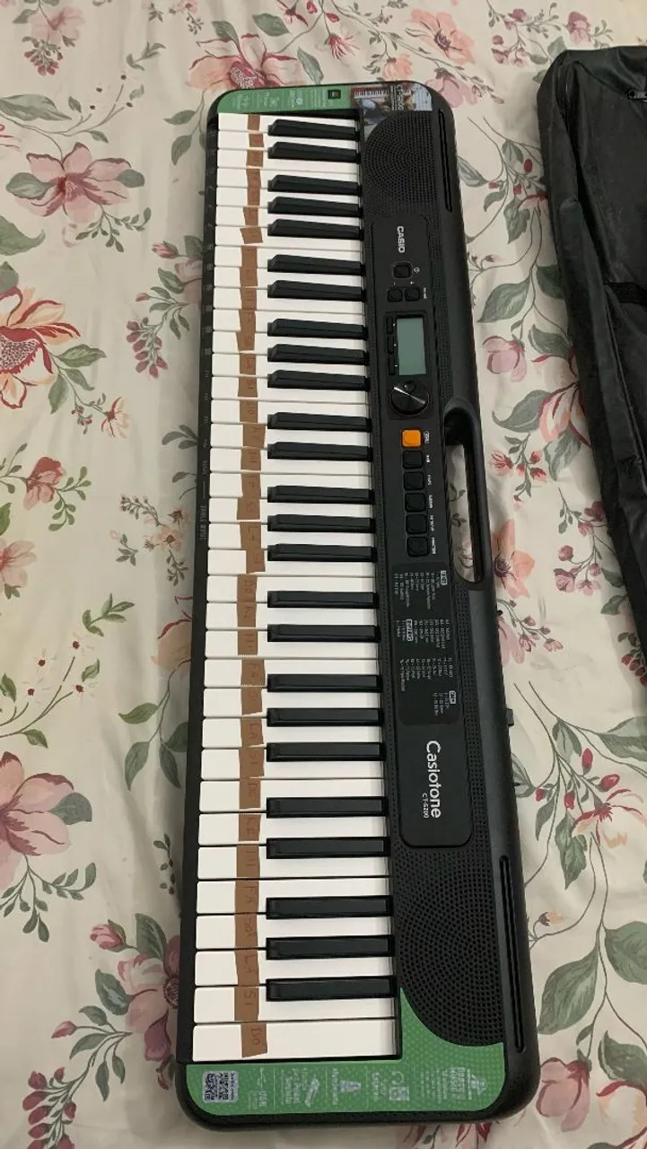 Teclado Casio CT-S200, com capa - Ótimo estado