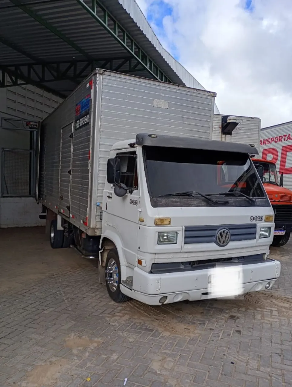 Caminhão Volkswagen 8.140 ano 97