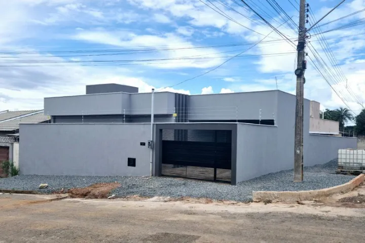 CASA Á VENDA SETOR MANDÚ 2 LUZIÂNIA-GO