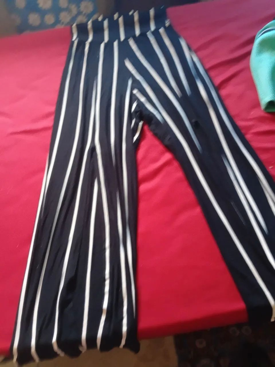 Calça feminina M - Foto 2