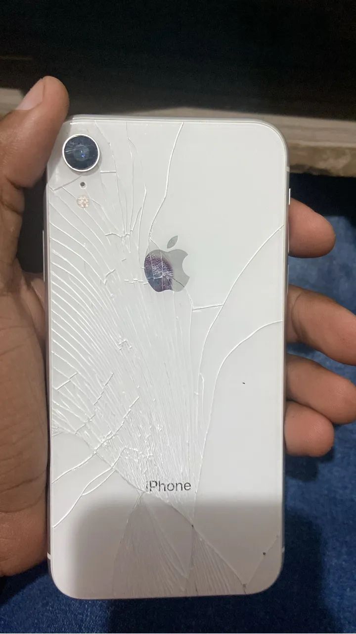 Vendo ou troco iPhone XR  - Foto 2